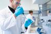 Pipettierarbeiten im Labor